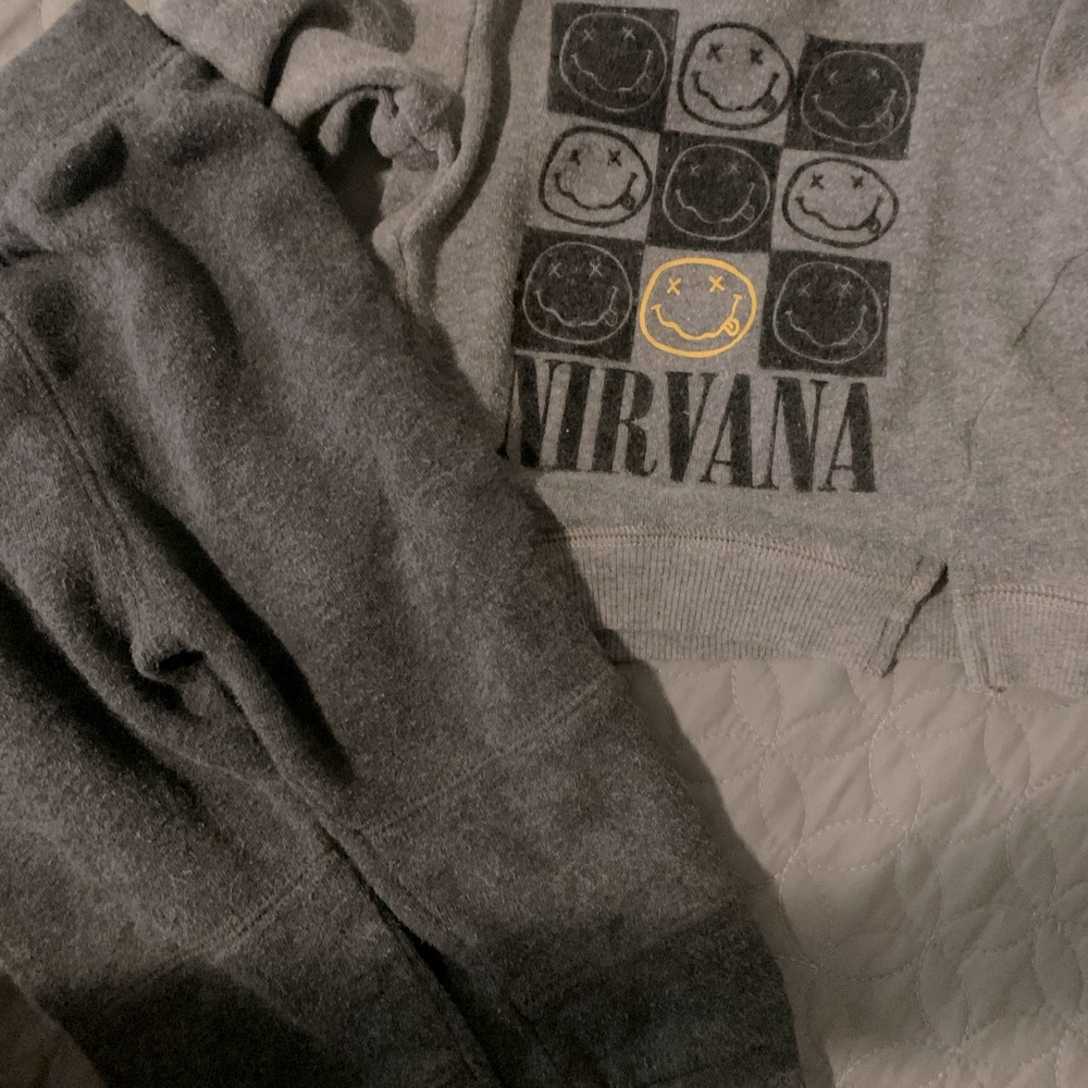Nirvana baby set 6-9 months